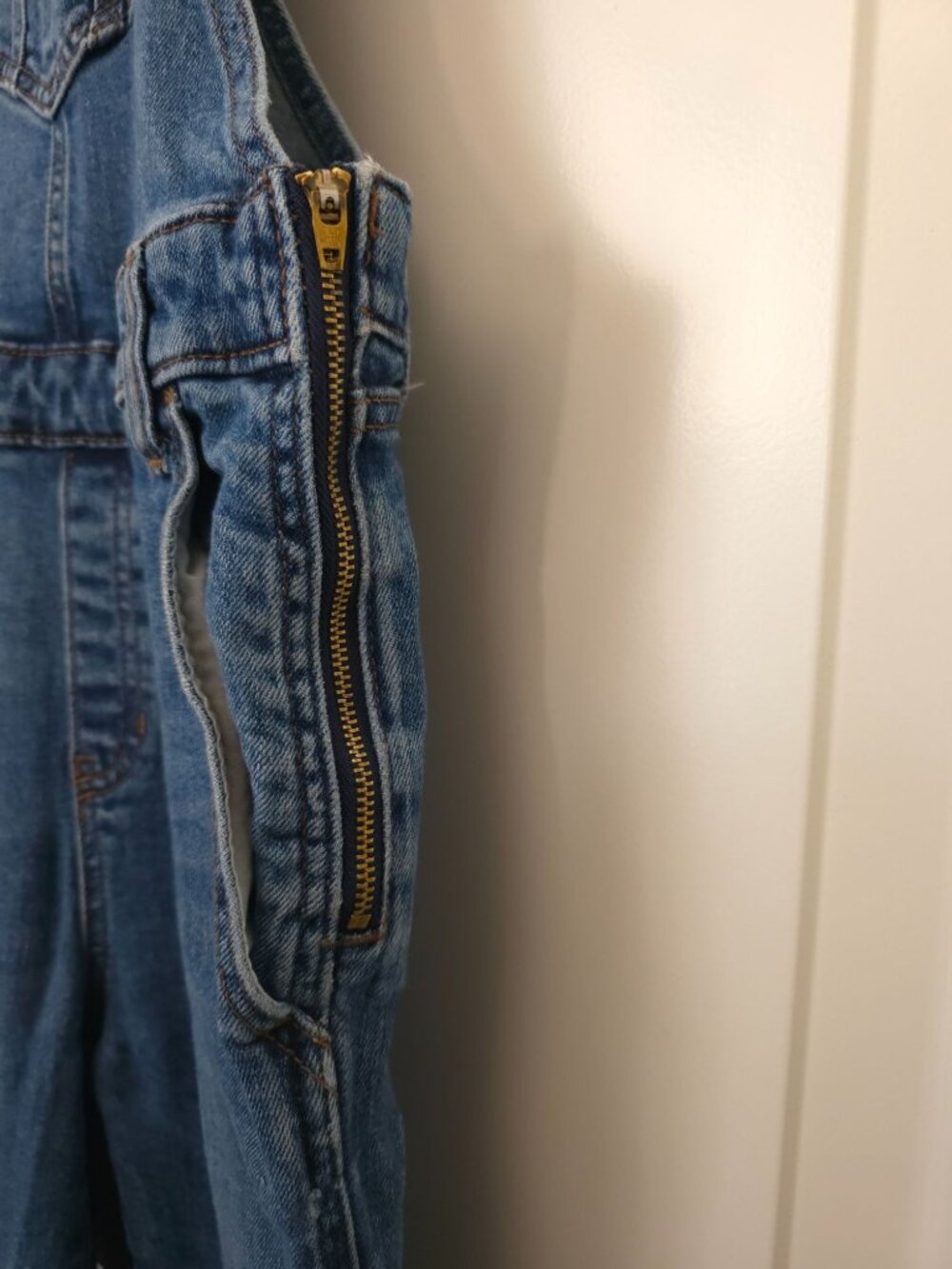 Old Navy Blue Denim Bib Overall Jeans w/ Side Zipper Women's Sz 12 - Picture 4 of 8